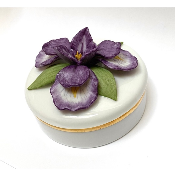 Vintage Lenox Blue Flag Iris Porcelain Trinket Box - Picture 4 of 8